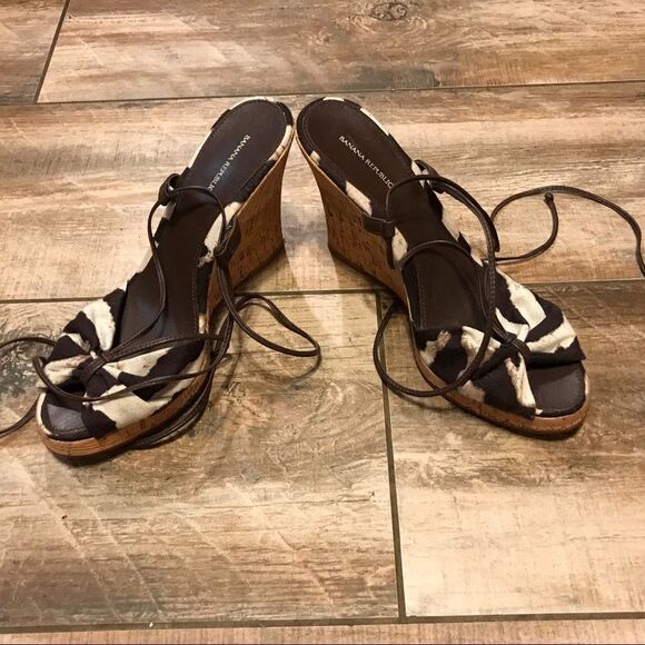 Banana Republic Wedges with Cute Pattern! - Picture 1 of 4